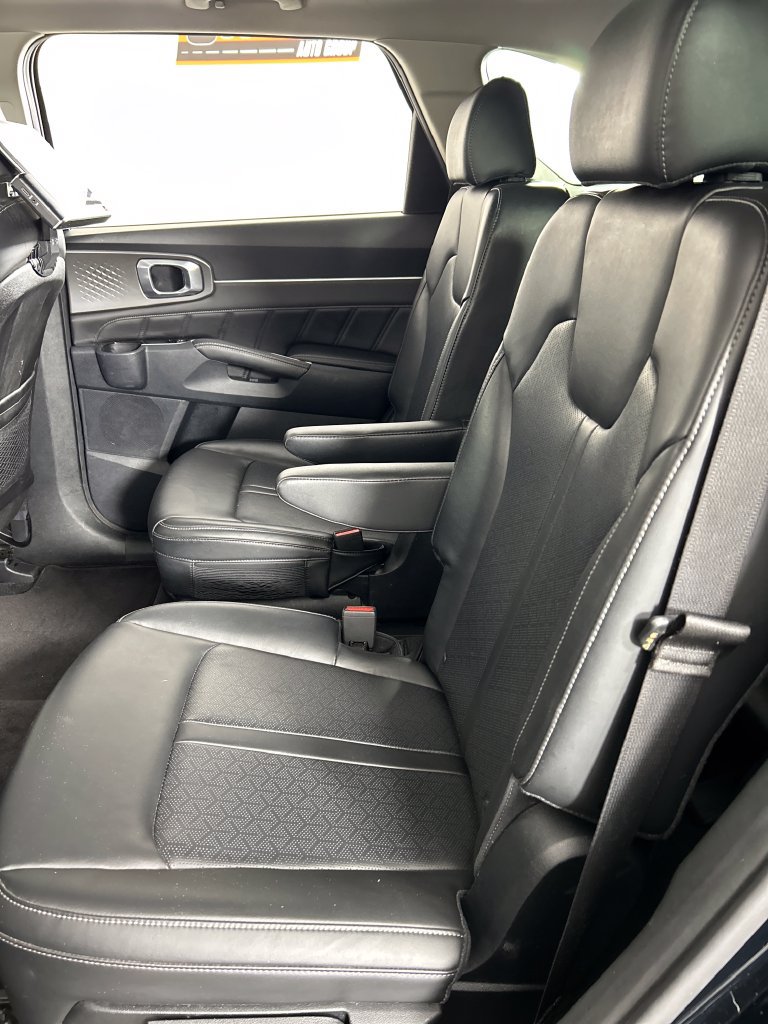 Used 2023 Kia Sorento SX AWD/4WD image 17
