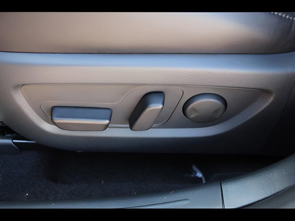 Used 2025 MAZDA CX-50 2.5 Hybrid w/ Weather Package image 11