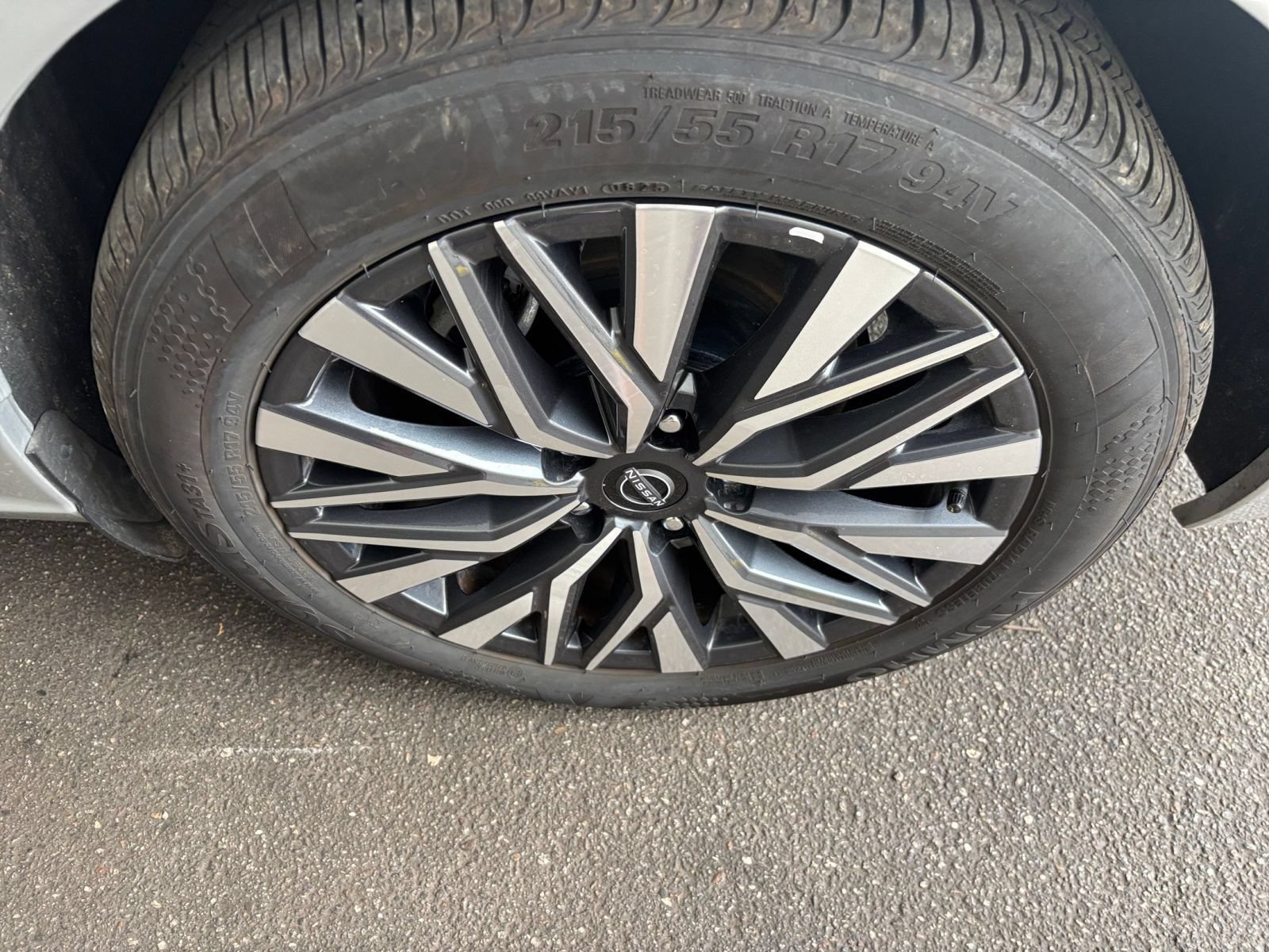 Used 2025 Nissan Altima 2.5 SV FWD image 30