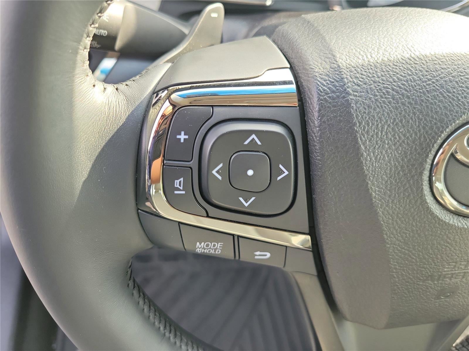 Used 2016 Toyota Avalon Limited w/ Toyota Safety Sense Package image 24