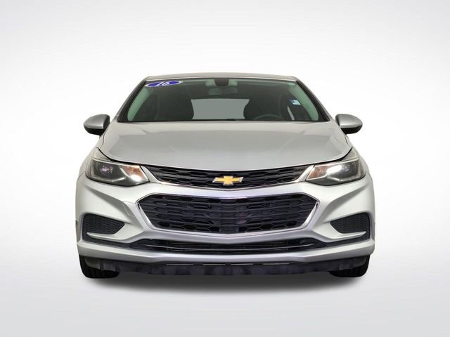Used 2016 Chevrolet Cruze LT w/ Convenience Package FWD image 2