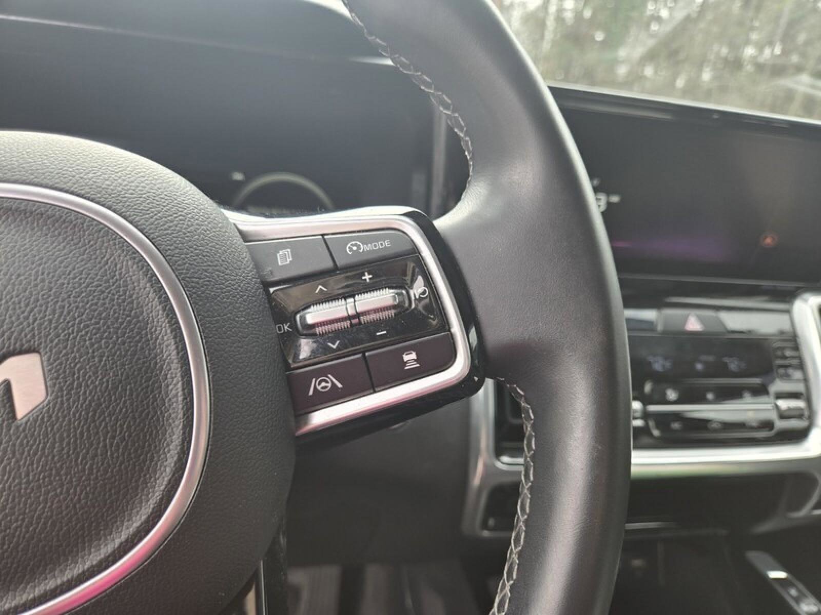 Used 2023 Kia Sorento SX image 12