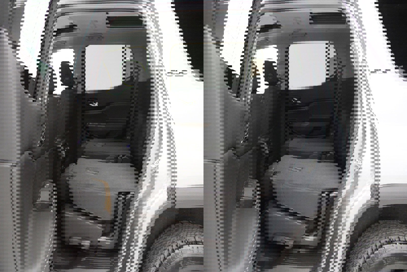 Used 2023 GMC Acadia SLE w/ Driver Convenience Package image 38