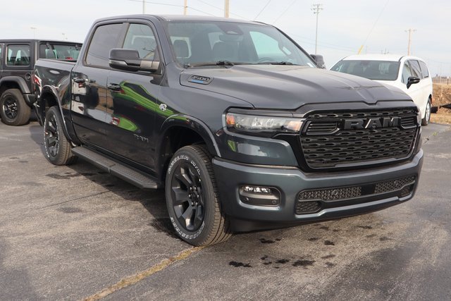 New 2026 RAM 1500 4x4 Crew Cab image 2