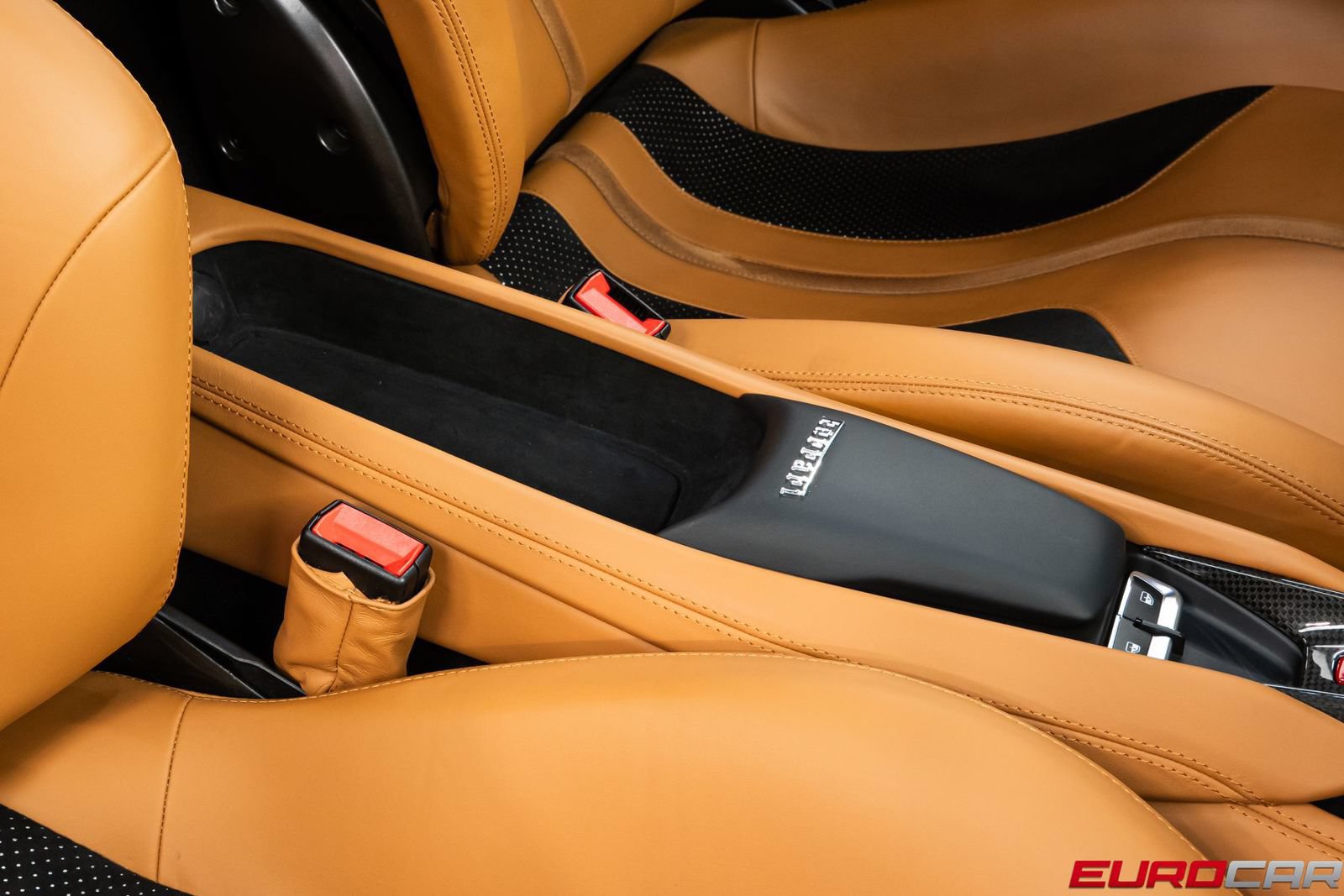 Used 2021 Ferrari F8 Tributo RWD image 37
