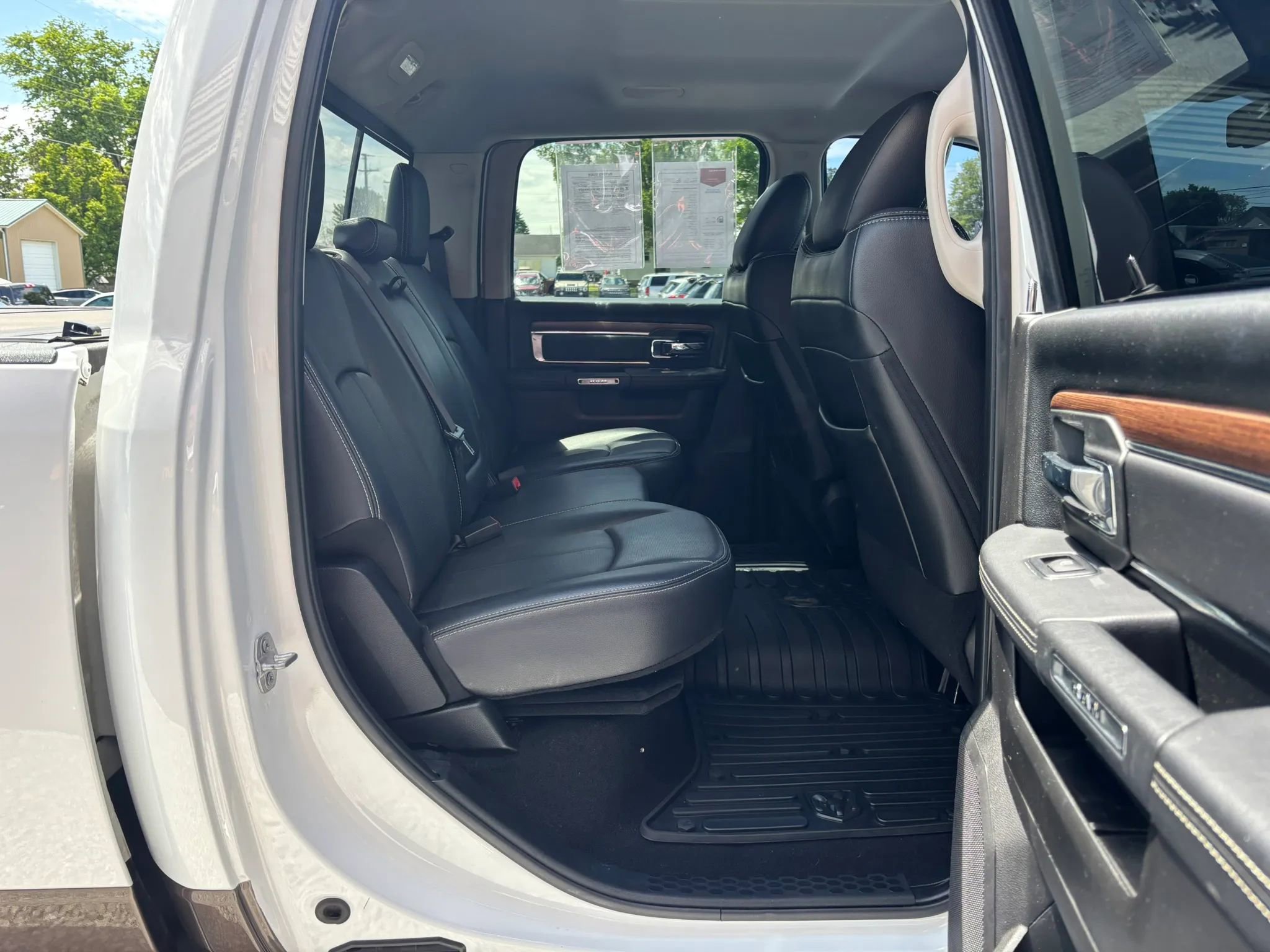 Used 2018 RAM 2500 Laramie AWD/4WD image 17
