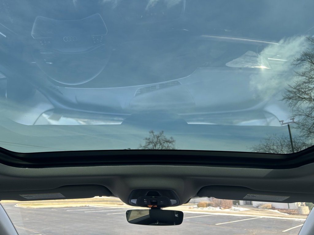 Used 2025 Audi Q5 Premium w/ Convenience Package image 20