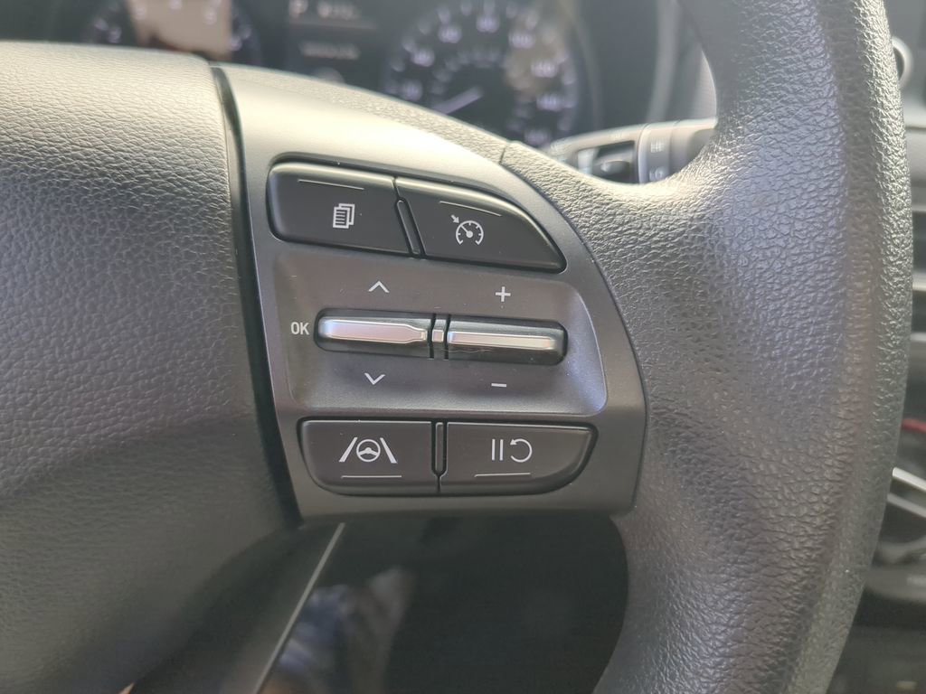 Used 2022 Hyundai Kona SEL image 32