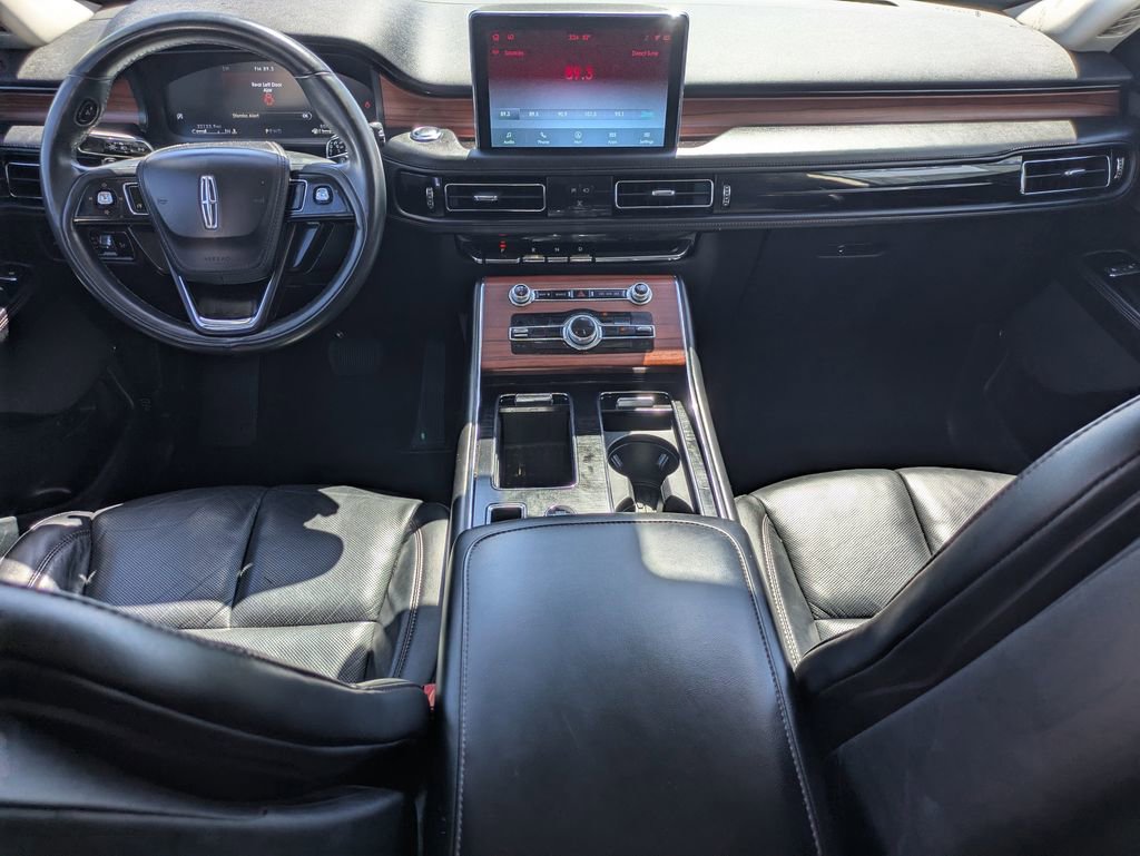 Used 2023 Lincoln Aviator Reserve image 2