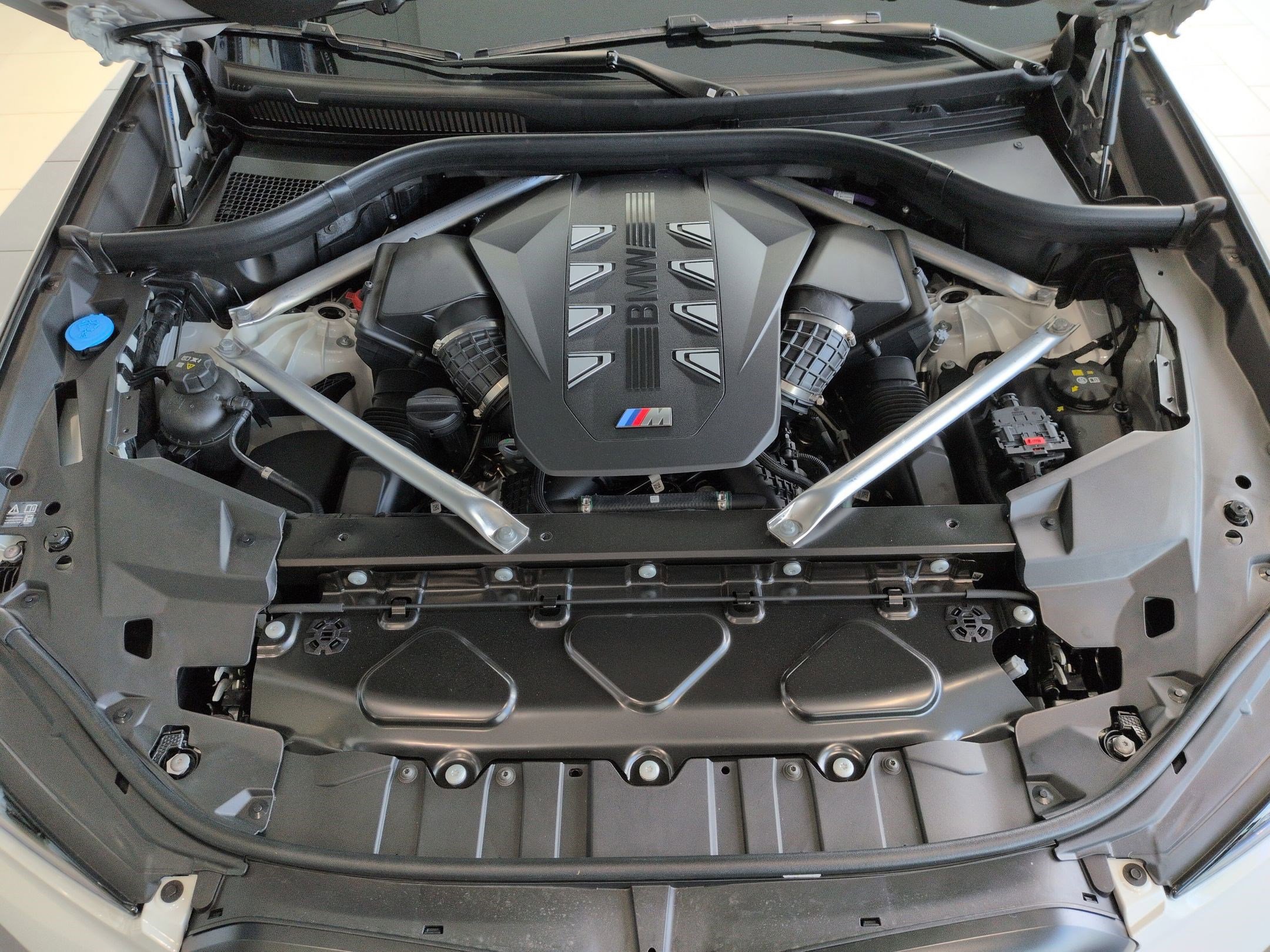 Used 2026 BMW X6 M60i w/ Dynamic Handling Package image 33