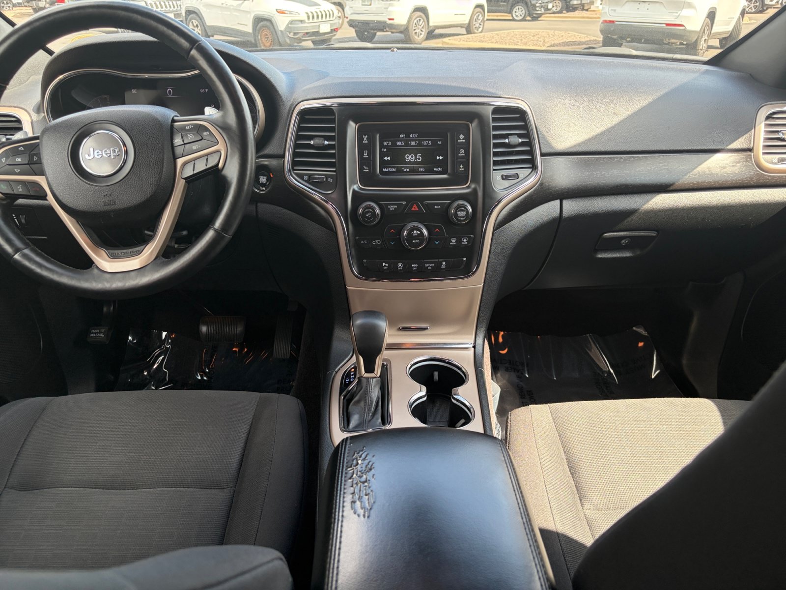 Used 2017 Jeep Grand Cherokee Laredo w/ Quick Order Package 23E AWD/4WD image 17
