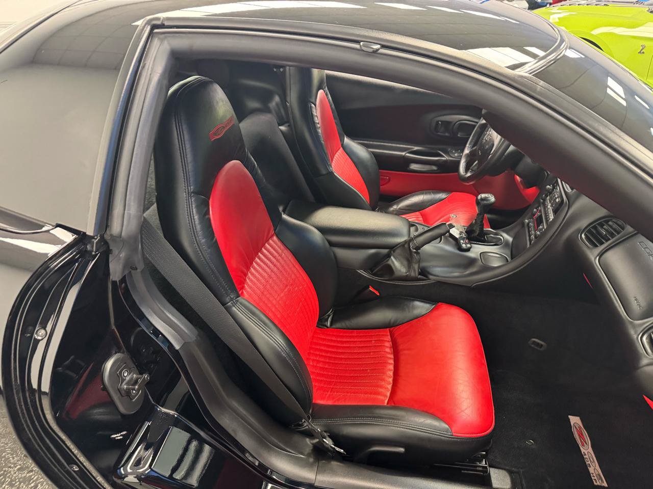 Used 2004 Chevrolet Corvette Z06 w/ Memory Package RWD image 17
