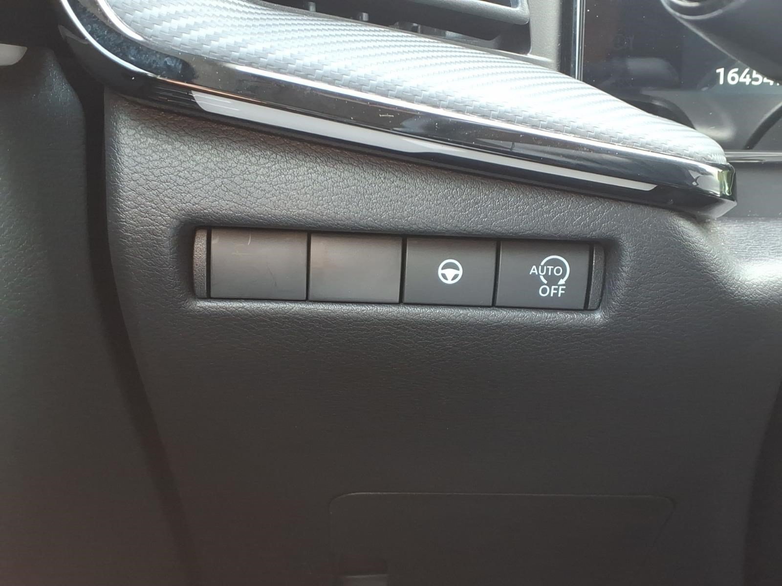 Used 2025 Nissan Kicks SR FWD image 26