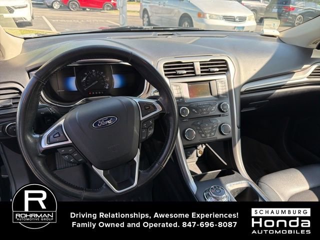 Used 2017 Ford Fusion SE w/ Equipment Group 601A FWD image 10