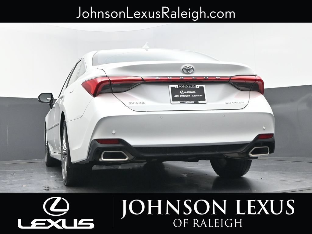 Used 2021 Toyota Avalon Limited w/ Advanced Safety Package FWD image 18