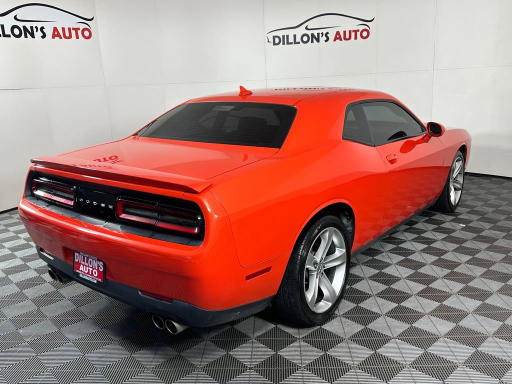 Used 2016 Dodge Challenger SXT RWD image 7
