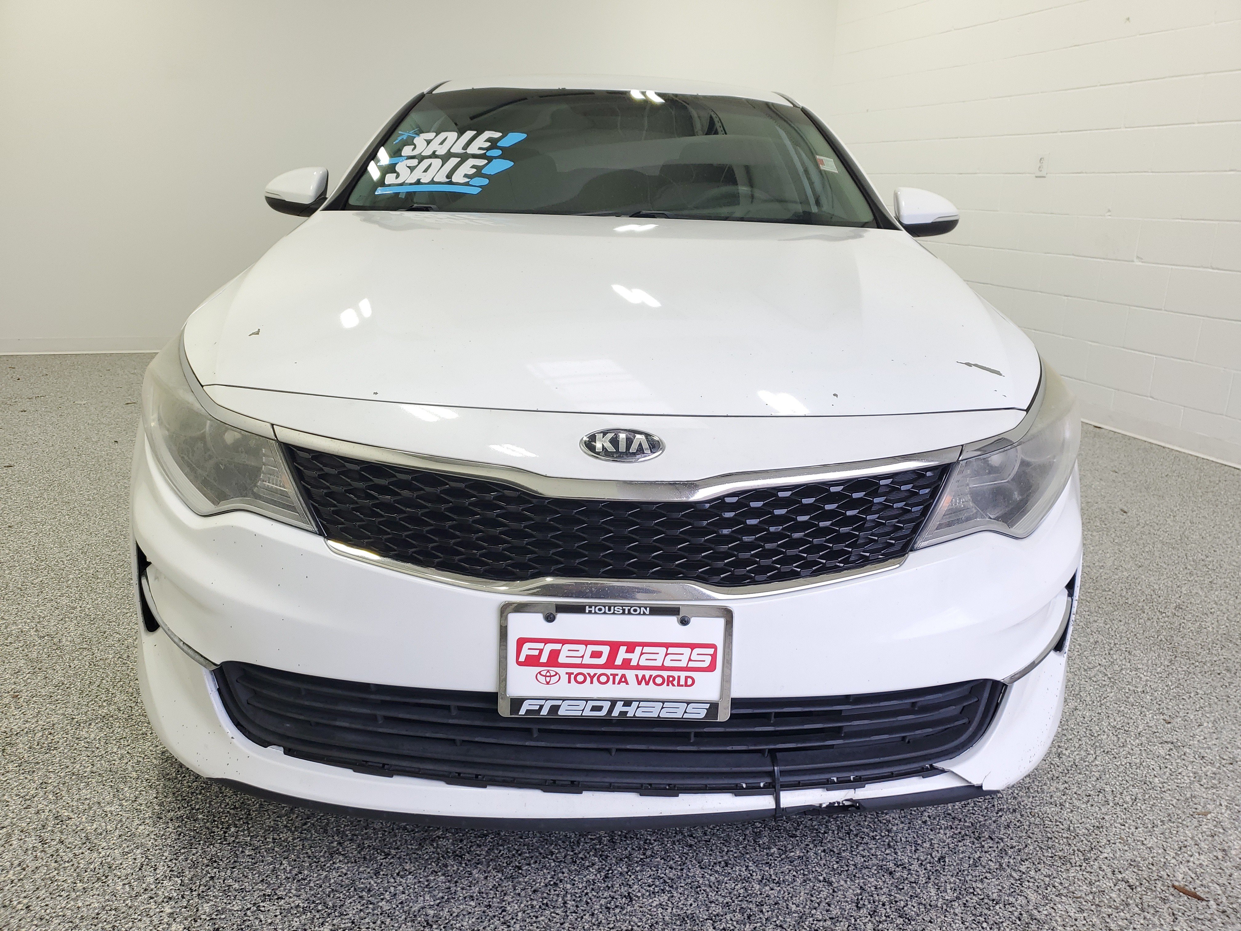 Used 2017 Kia Optima LX FWD image 3