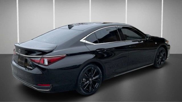 Used 2023 Lexus ES 300h F Sport image 5