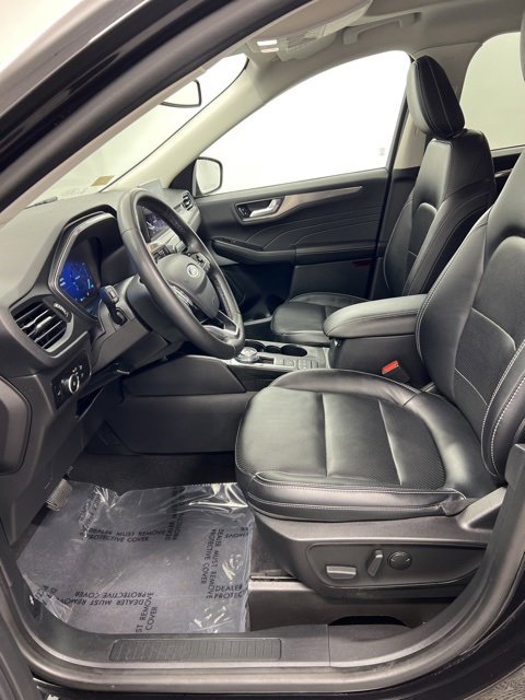 Used 2022 Ford Escape Titanium w/ Class II Trailer Tow Package image 14