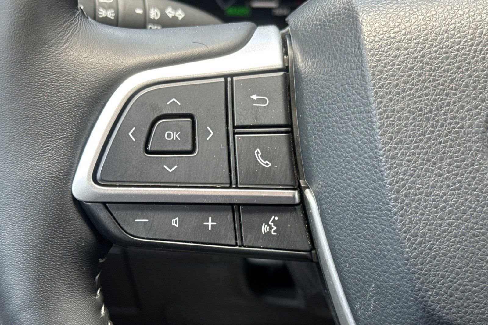 Certified 2026 Toyota Highlander Limited AWD/4WD image 30