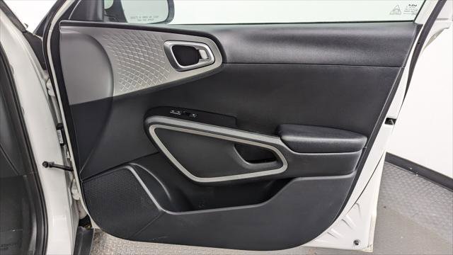 Used 2023 Kia Soul LX w/ Option Group 015 FWD image 24