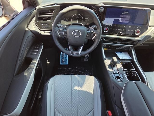 New 2026 Lexus TX 500h AWD w/ Technology Package image 4