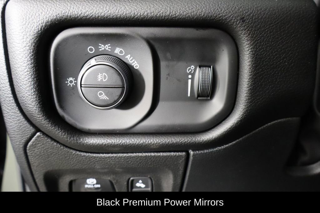 New 2026 RAM 1500 4x4 Crew Cab image 23