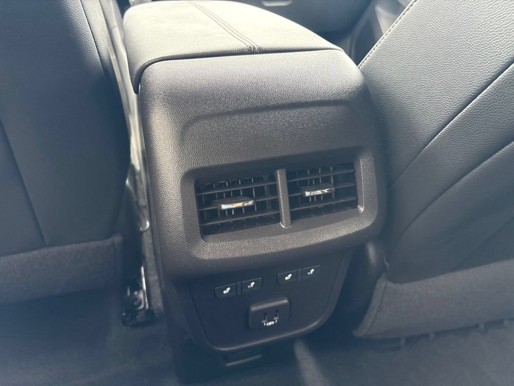 Used 2024 Chevrolet Equinox Premier AWD/4WD image 22