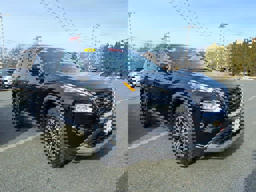 Certified 2023 Nissan Rogue SV w/ SV Premium B Package image 3