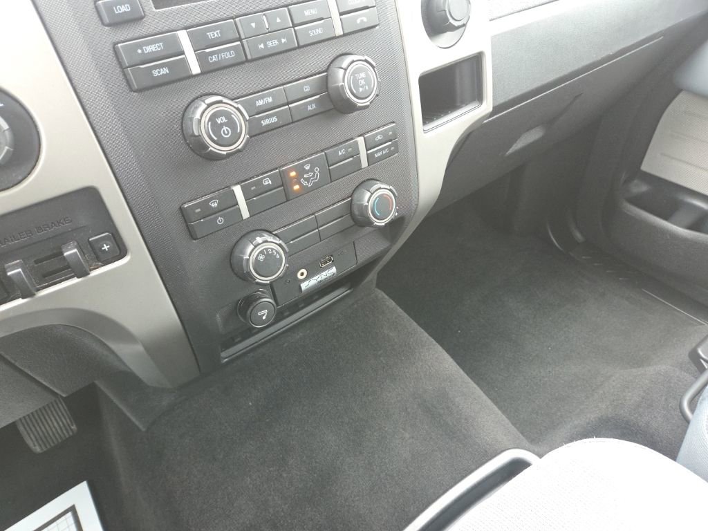 Used 2011 Ford F150 XLT w/ XLT Chrome Pkg image 29