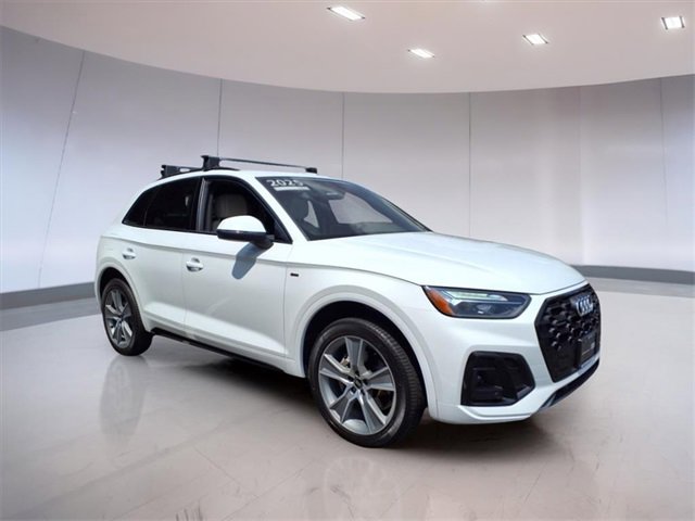 Certified 2025 Audi Q5 2.0T Premium w/ Convenience Plus Package image 1