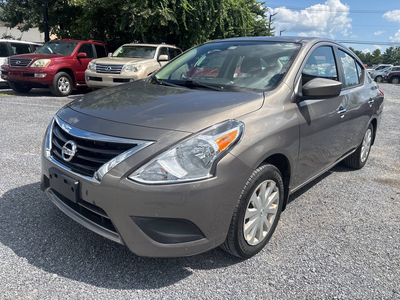 Used 2015 Nissan Versa SV FWD image 1
