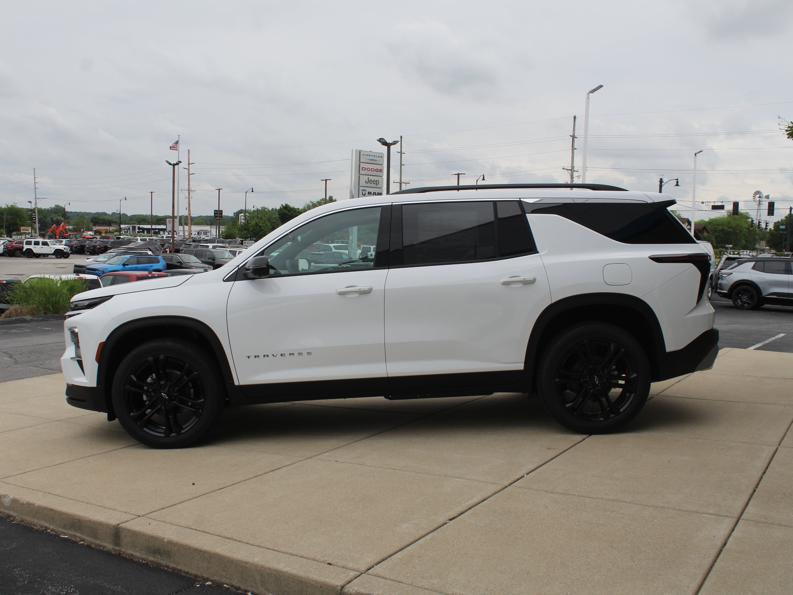 New 2026 Chevrolet Traverse LT w/ Driver Confidence Package AWD/4WD image 6