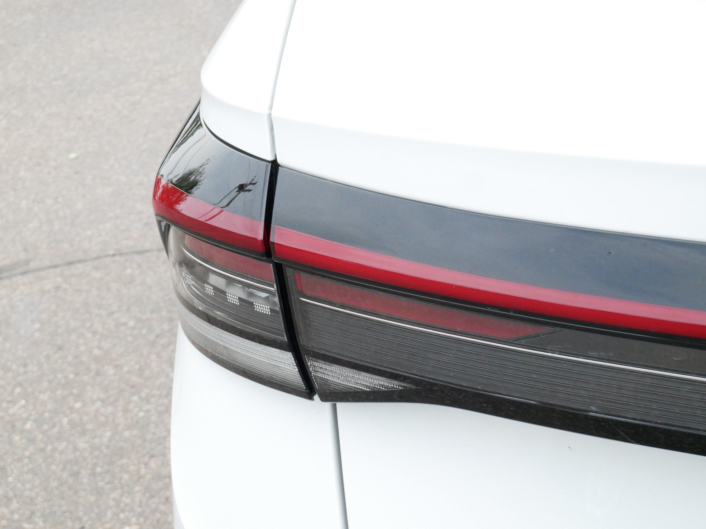 Certified 2025 Volkswagen Taos SE AWD/4WD image 17