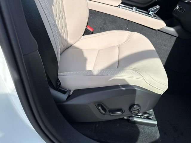 New 2026 Volvo XC90 B6 Plus image 14