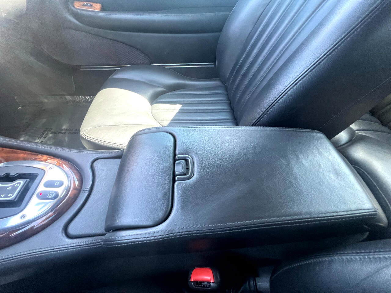 Used 2006 Jaguar XK8 Coupe image 41