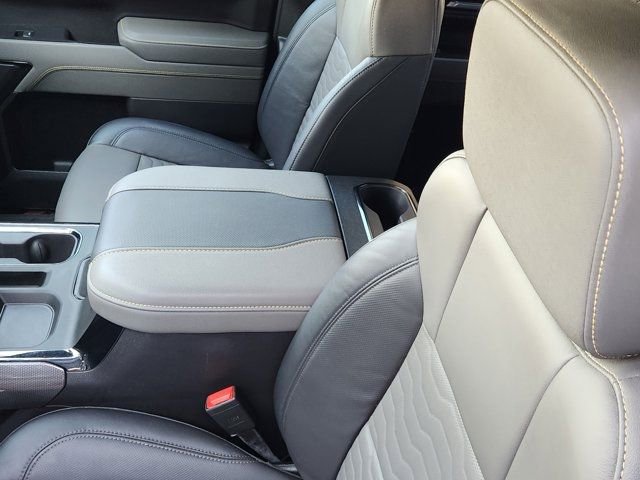 Used 2025 Chevrolet Silverado 1500 ZR2 w/ Technology Package image 21