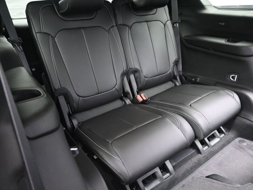 New 2025 Jeep Grand Cherokee L Limited image 17