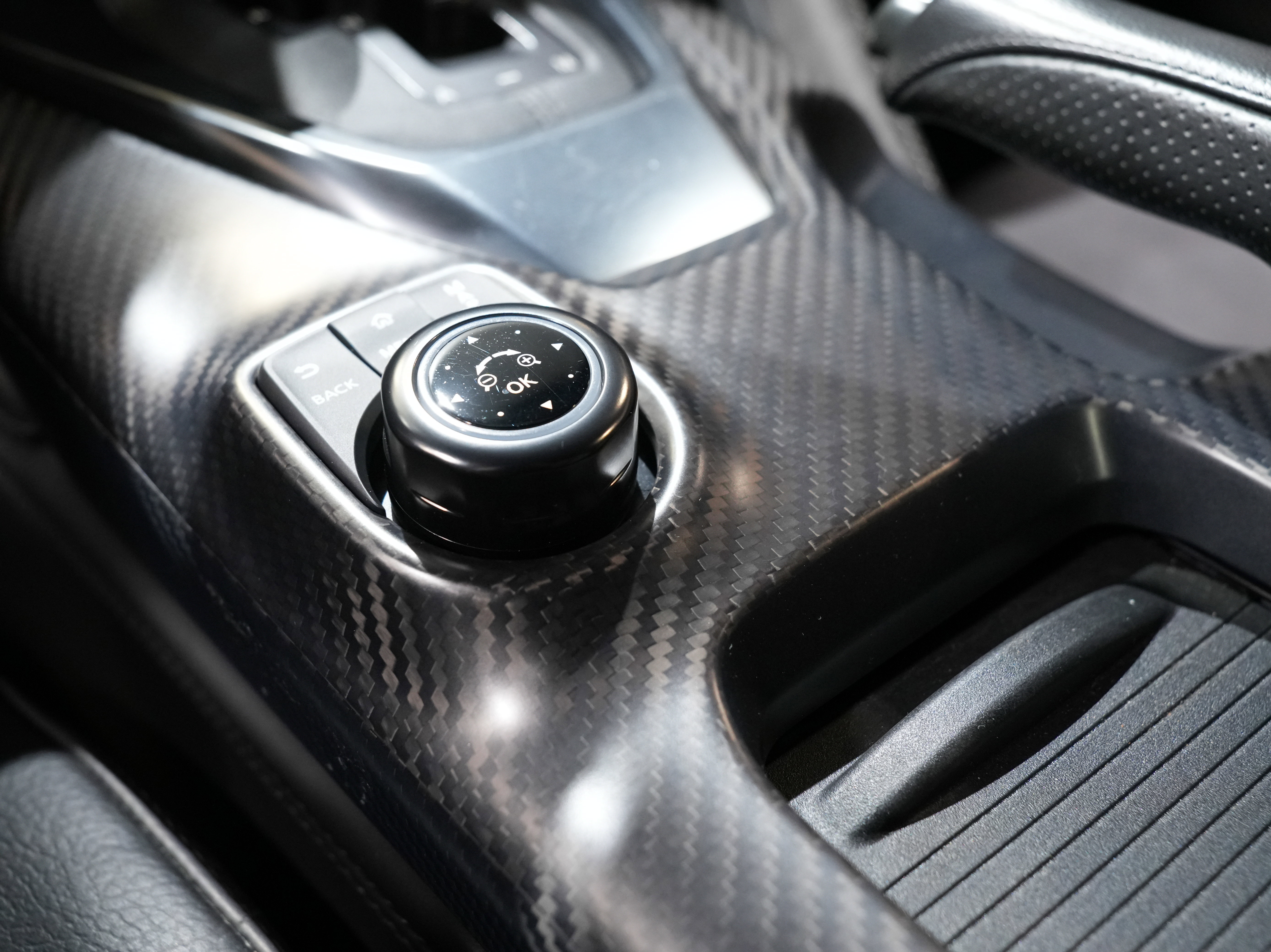 Used 2021 Nissan GT-R Premium image 40