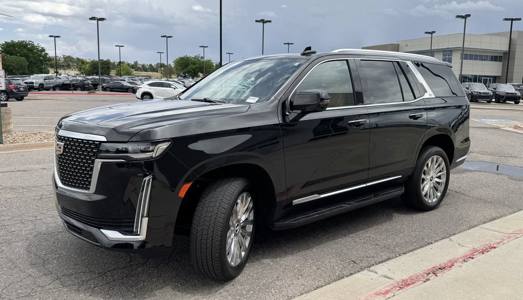 Used 2024 Cadillac Escalade Premium Luxury w/ LPO, Floor Liner Package AWD/4WD image 4