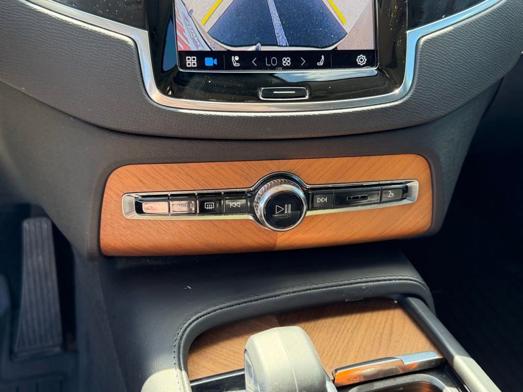 Used 2023 Volvo XC90 B6 Plus w/ Protection Package Premier image 24
