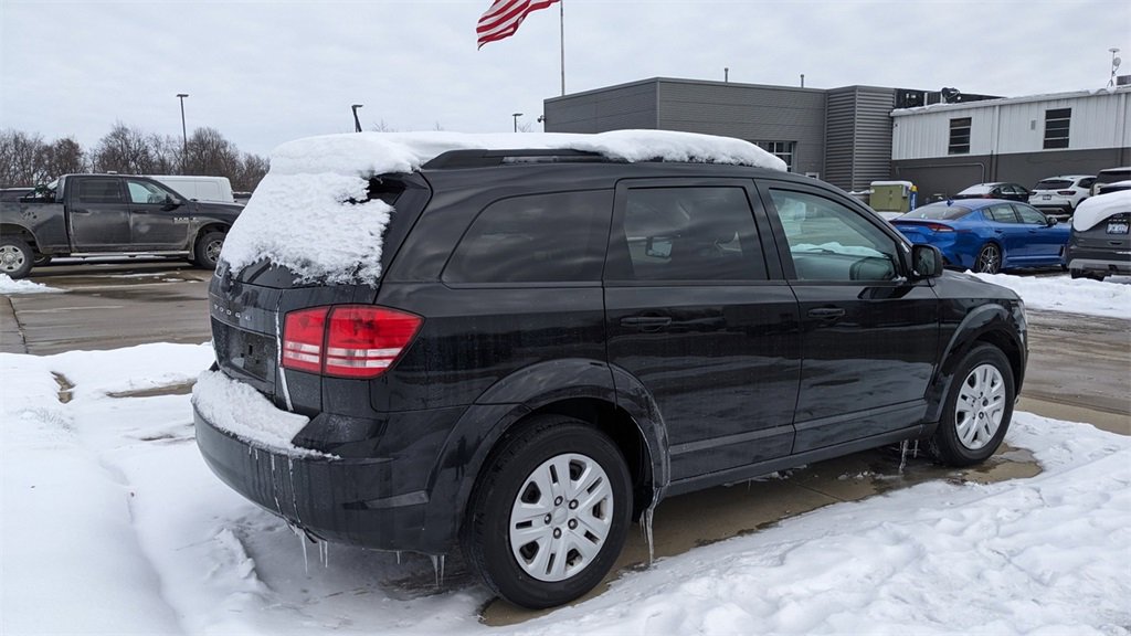 Used 2019 Dodge Journey SE image 3