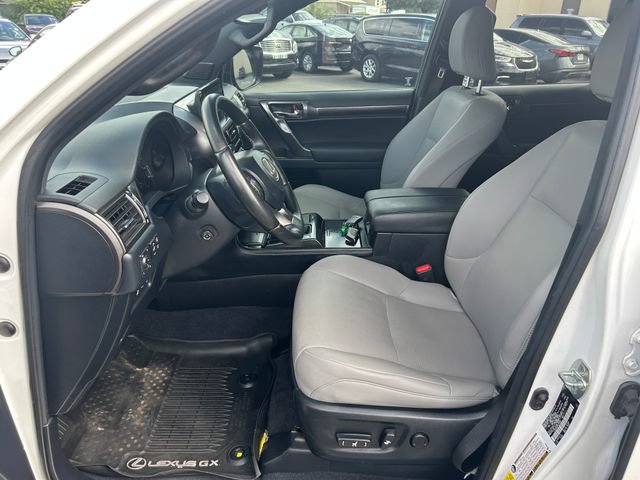 Used 2023 Lexus GX 460 w/ Black Line Special Edition AWD/4WD image 23