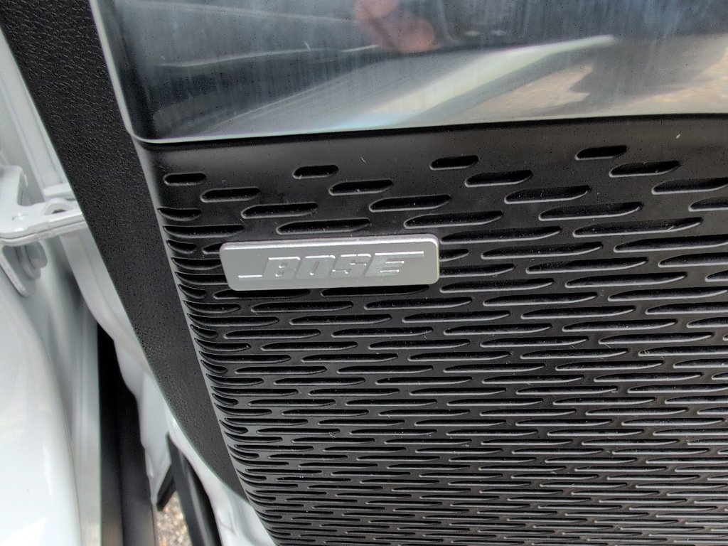 Used 2025 GMC Acadia Elevation image 16