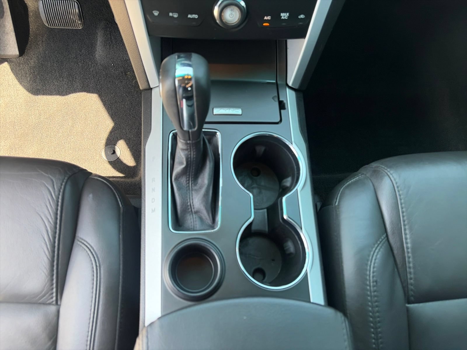 Used 2015 Ford Explorer XLT w/ Equipment Group 202B FWD image 22
