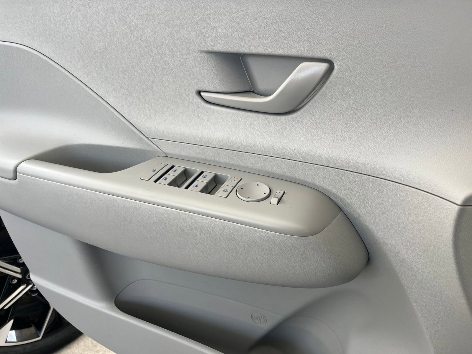 Used 2025 Hyundai Kona SEL image 18