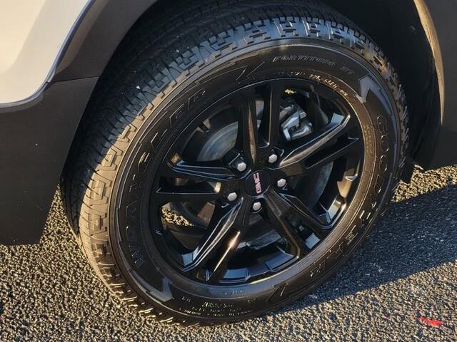 Used 2023 GMC Terrain AT4 image 7