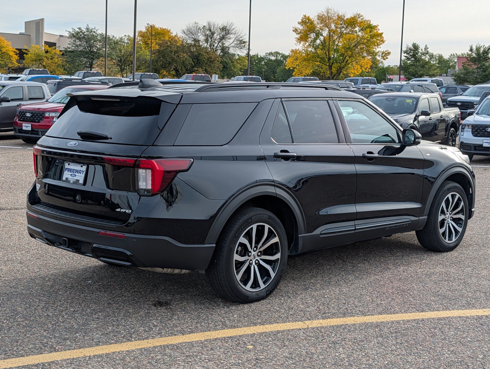 Used 2025 Ford Explorer ST-Line AWD/4WD image 6