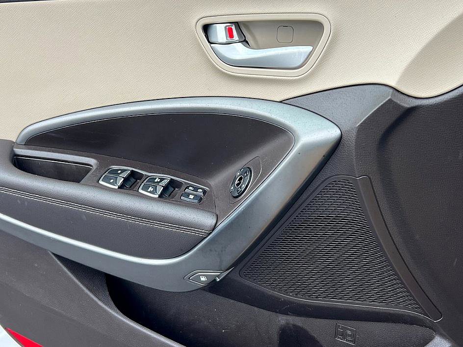 Used 2017 Hyundai Santa Fe Sport image 18