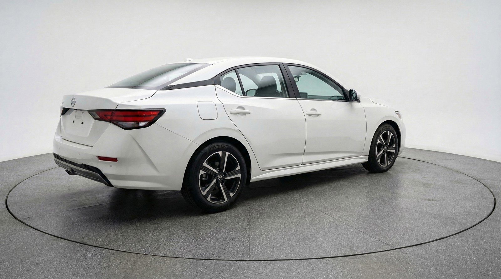 Used 2025 Nissan Sentra SV image 9